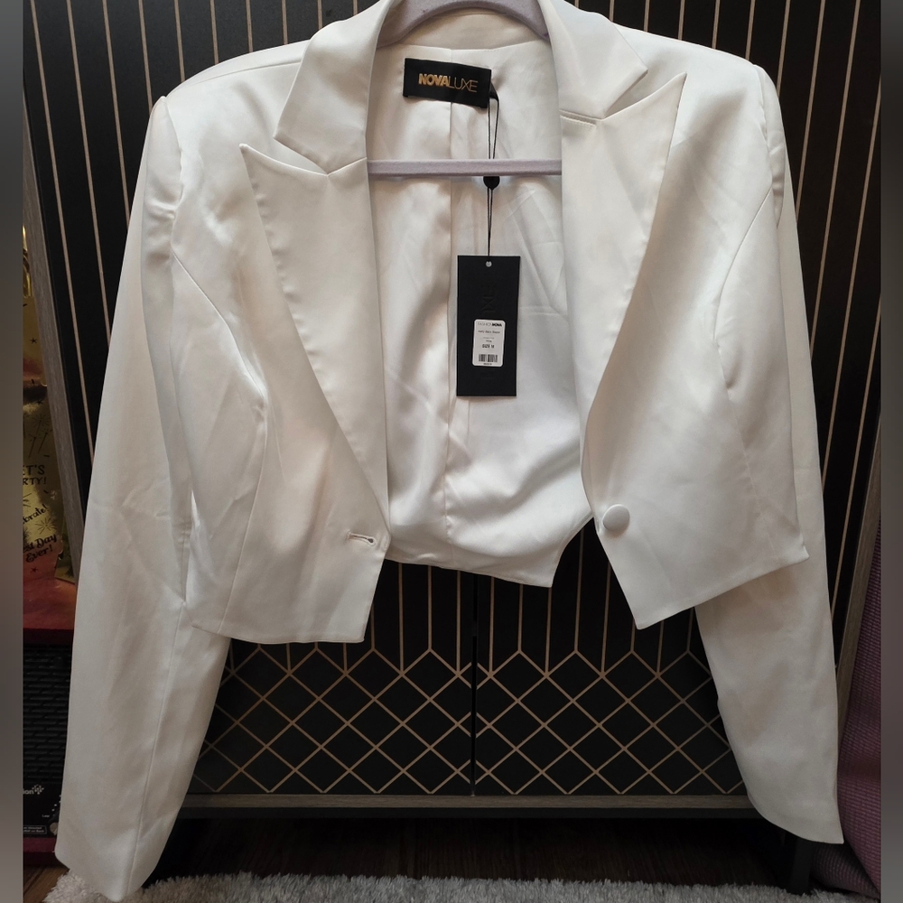 Nova Luxe NWT White Satin Blazer Size M